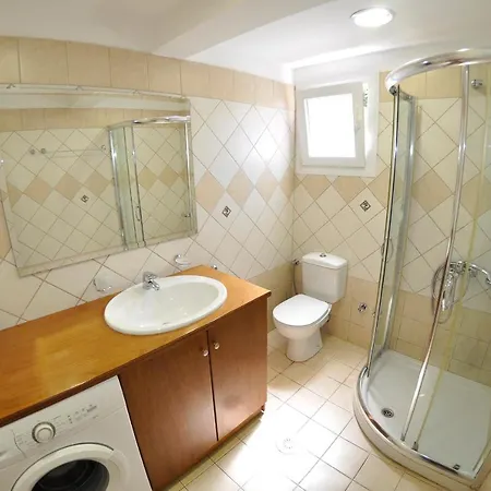 Spiti Magdalini * Agios Georgios Pagon